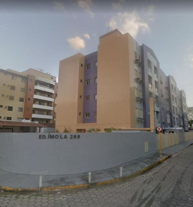 Condominio Familiar Com Apartamento A 150 Metros Do Mar Em Area Nobre Da Praia Grande Em 우바투바 외부 사진